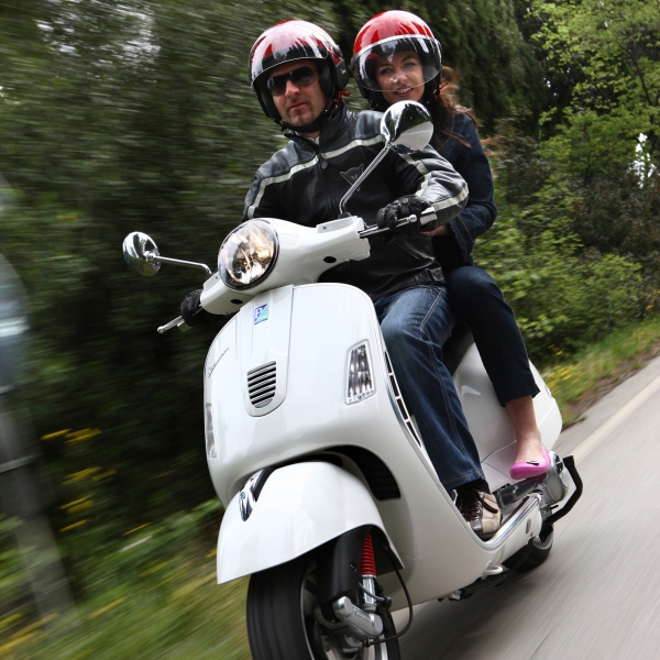 Фото скутера Vespa GTS Super 300 ie